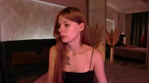 rosy_black_ online show from June 2026 07:29:01 PM