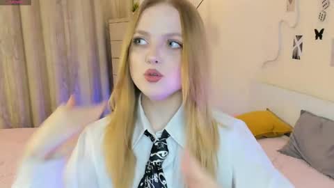 Im Luna online show from May 2026 09:12:01 PM