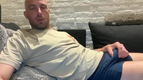 Snapshot of rotteei1 chatting on May 2026 11:00:01 PM rotteei1 online show from May 2026 11:00:01 PM