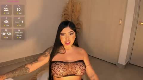 Snapshot of rouse_hallberg_ chatting on June 2026 11:17:01 PM DREAM online show from June 2026 11:17:01 PM