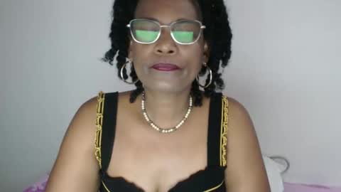 luxa online show from March 2025 12:48:02 PM