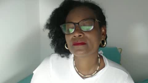 luxa online show from February 2026 07:21:01 PM