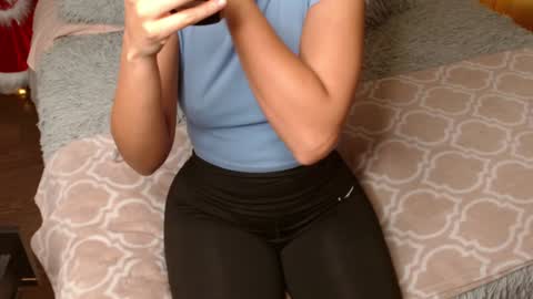 Snapshot of rouss_henao chatting on December 2024 10:53:02 AM Rouss marie henao online show from December 2024 10:53:02 AM