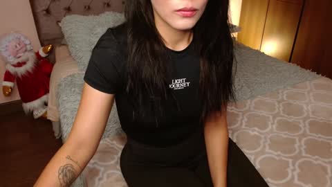 Snapshot of rouss_henao chatting on January 2025 04:14:02 AM Rouss marie henao online show from January 2025 04:14:02 AM