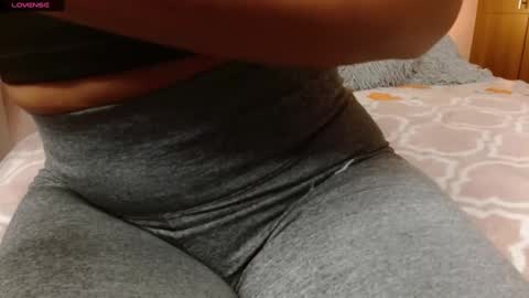 Snapshot of rouss_henao chatting on February 2025 02:38:02 AM Rouss marie henao online show from February 2025 02:38:02 AM