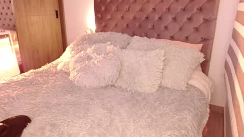 Snapshot of rouss_henao chatting on September 2025 09:47:02 AM Rouss marie henao online show from September 2025 09:47:02 AM