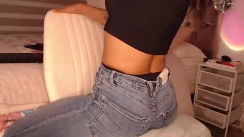 Rouss marie henao  online show from March 2026 03:44:01 AM