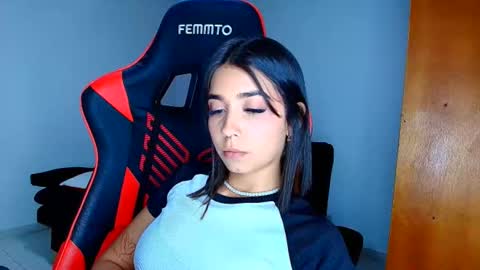 rousse_violet online show from February 2026 11:12:01 PM