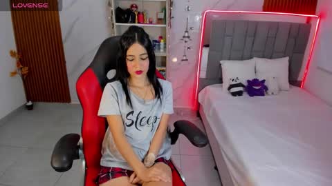 roussescoot online show from November 2025 04:26:02 AM