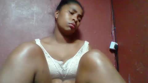 rovaelyah online show from January 2026 05:39:01 PM