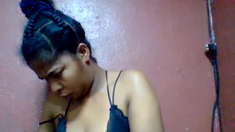 rovaelyah online show from May 2026 07:03:01 AM