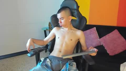 Snapshot of rowancley chatting on November 2025 01:11:02 PM Rowan online show from November 2025 01:11:02 PM