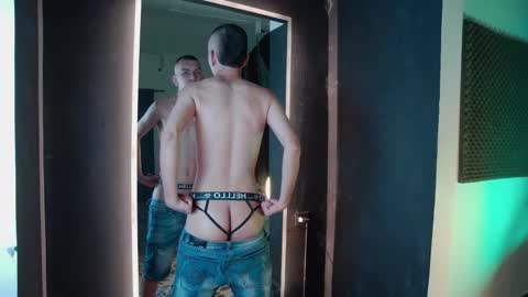 Snapshot of rowancley chatting on November 2025 12:16:02 PM Rowan online show from November 2025 12:16:02 PM