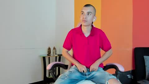 Snapshot of rowancley chatting on April 2026 07:29:01 PM Rowan online show from April 2026 07:29:01 PM