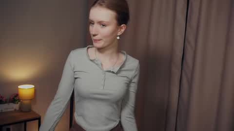 Stella online show from February 2025 07:07:01 PM