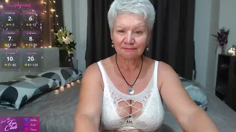 Snapshot of roxana_brooks chatting on April 2026 02:14:02 PM Roxana online show from April 2026 02:14:02 PM