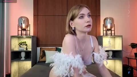 Roxana online show from October 2025 08:12:01 AM