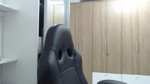 Roxana online show from January 2025 02:43:02 AM