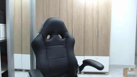 Roxana online show from January 2025 12:01:01 AM