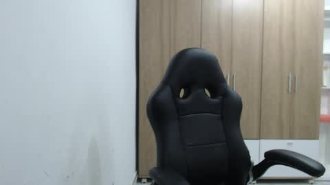 Roxana online show from April 2026 10:58:01 PM