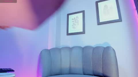 Snapshot of roxanna_moore2 chatting on May 2026 12:26:02 PM Roxanna online show from May 2026 12:26:02 PM