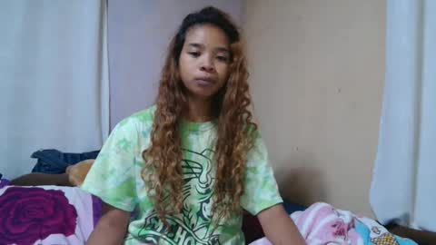 roxanne_98 online show from October 2025 03:16:01 AM