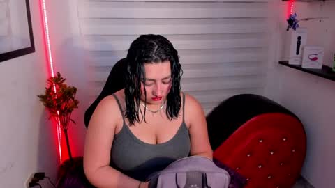 Snapshot of roxanne_morelli chatting on June 2026 12:22:01 PM roxanne online show from June 2026 12:22:01 PM