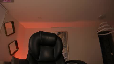 Roxanne Hill  online show from February 2026 11:44:01 AM