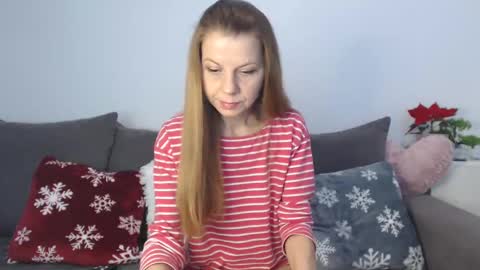 Snapshot of roxanneliss chatting on December 2024 08:40:02 PM roxanneliss online show from December 2024 08:40:02 PM