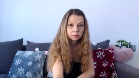 Snapshot of roxanneliss chatting on January 2025 01:12:01 PM roxanneliss online show from January 2025 01:12:01 PM