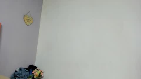 Snapshot of roxanneowens chatting on May 2026 12:12:02 PM Juliana 3 online show from May 2026 12:12:02 PM
