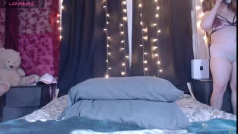 Snapshot of roxanneroulette chatting on April 2026 01:29:02 AM Silver online show from April 2026 01:29:02 AM