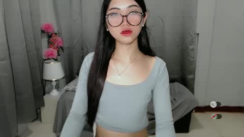 Snapshot of roxie_fuckdoll chatting on December 2024 01:26:02 AM Roxie online show from December 2024 01:26:02 AM