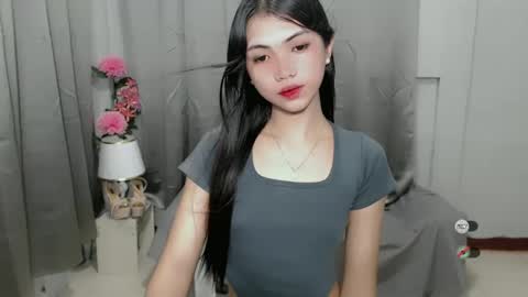 Snapshot of roxie_fuckdoll chatting on January 2025 06:52:01 AM Roxie online show from January 2025 06:52:01 AM