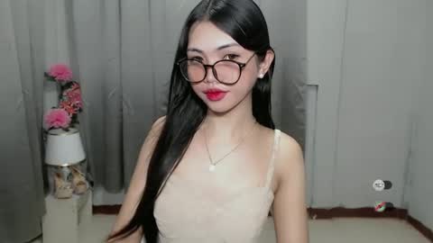 Snapshot of roxie_fuckdoll chatting on January 2025 08:34:02 AM Roxie online show from January 2025 08:34:02 AM