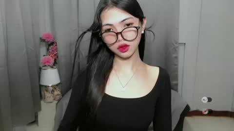 Snapshot of roxie_fuckdoll chatting on January 2025 10:15:01 PM Roxie online show from January 2025 10:15:01 PM