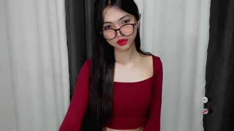 Snapshot of roxie_fuckdoll chatting on January 2025 09:20:01 PM Roxie online show from January 2025 09:20:01 PM