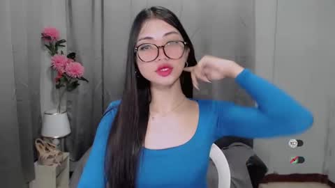 Snapshot of roxie_fuckdoll chatting on January 2025 10:59:01 PM Roxie online show from January 2025 10:59:01 PM
