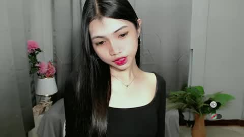 Snapshot of roxie_fuckdoll chatting on February 2025 09:39:02 PM Roxie online show from February 2025 09:39:02 PM
