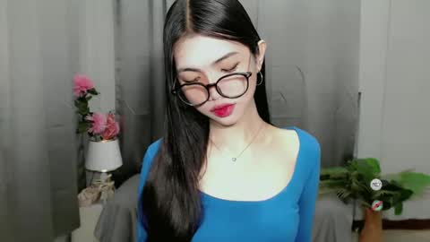 Snapshot of roxie_fuckdoll chatting on February 2025 10:22:02 PM Roxie online show from February 2025 10:22:02 PM