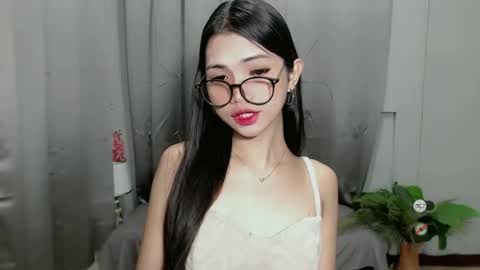 Snapshot of roxie_fuckdoll chatting on February 2025 09:46:02 PM Roxie online show from February 2025 09:46:02 PM
