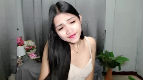 Snapshot of roxie_fuckdoll chatting on February 2025 10:31:02 PM Roxie online show from February 2025 10:31:02 PM