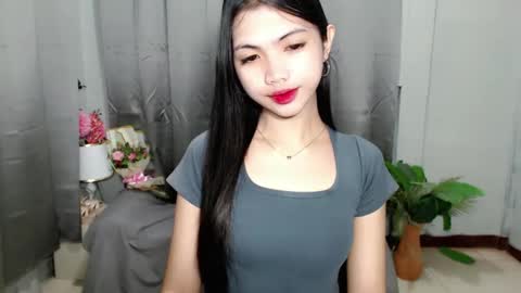 Snapshot of roxie_fuckdoll chatting on February 2025 10:10:01 PM Roxie online show from February 2025 10:10:01 PM