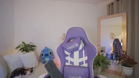  R O X I E  online show from March 2026 02:22:01 AM