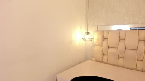 Roxie  online show from February 2026 08:48:02 PM