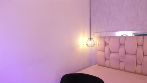 Roxie  online show from February 2026 07:22:01 PM