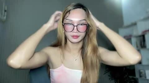Snapshot of roxie_walton69x chatting on April 2026 03:09:01 PM Roxie online show from April 2026 03:09:01 PM