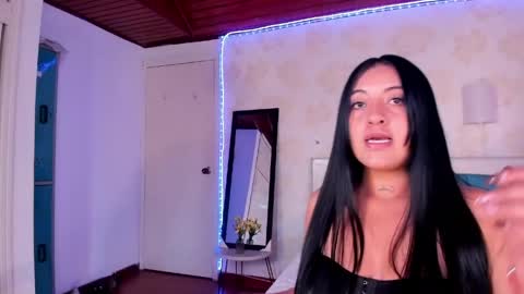 Snapshot of roxie_wild chatting on April 2026 08:46:02 PM roxie_wild online show from April 2026 08:46:02 PM