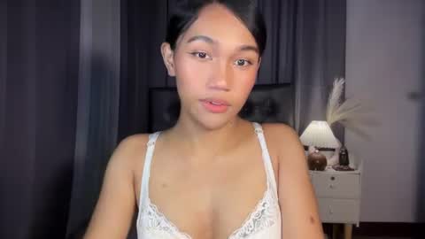 roxiethogersen online show from July 2026 12:08:01 PM