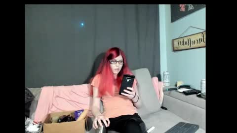 roxihazeleyes online show from February 2025 01:19:01 AM